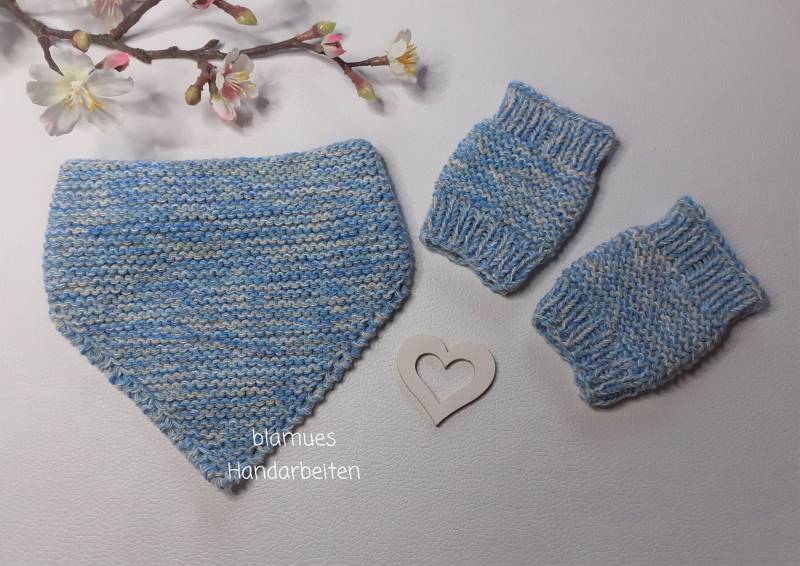 Schal Halstuch Für Babys Mit Passenden Handstulpen Als Set, Handgestrickt Hellblau, Beige, Natur Meliert E574 Schal Halstuch Für Babys Mit Passenden Handstulpen Als Set, Handgestrickt Hellblau, Beige, Natur Meliert E574 von blamuesHandarbeiten