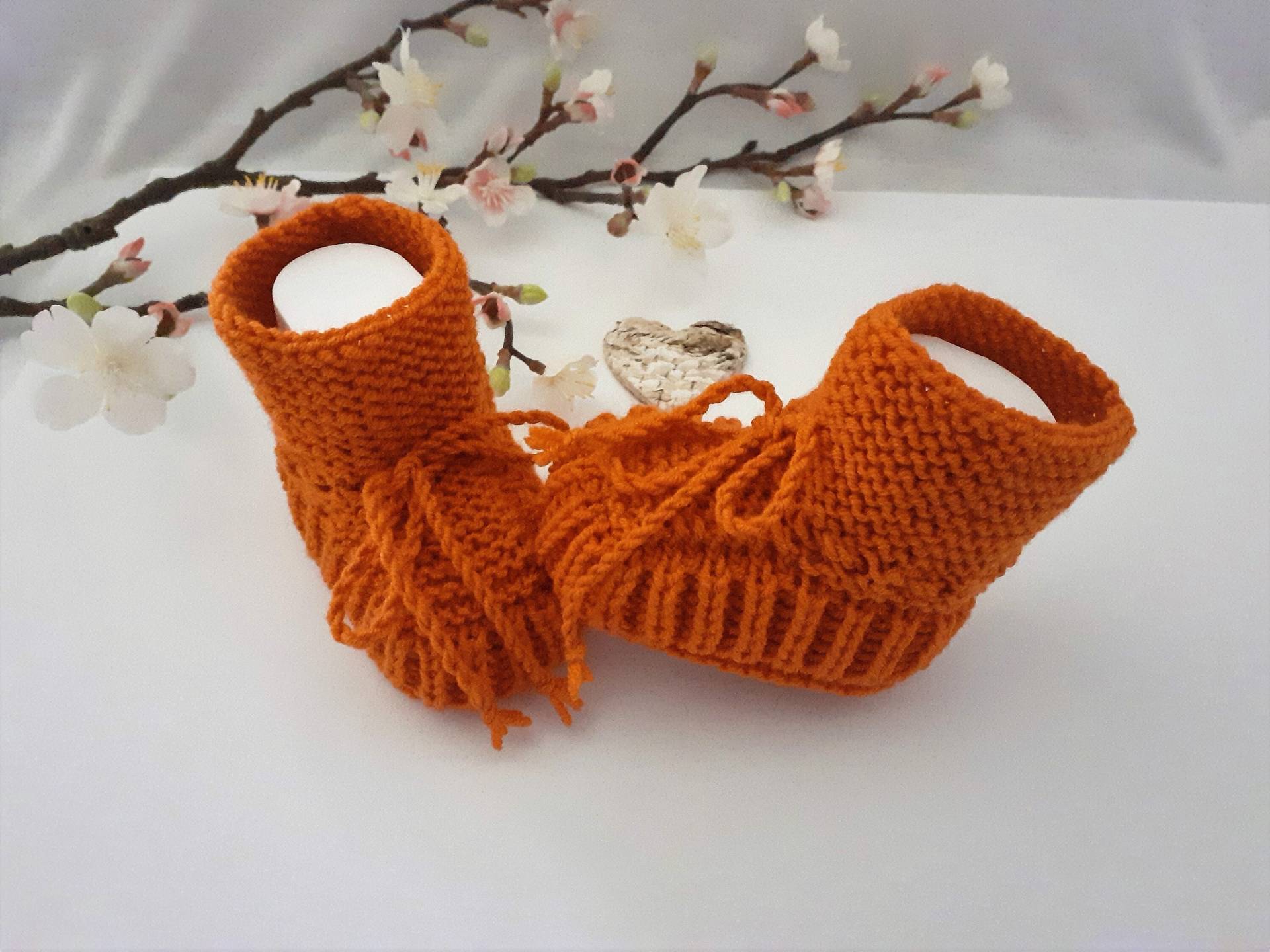 Schuhe Erstlingsschuhe Baby Handgestrickt Orangefarben Zum Binden #657 von blamuesHandarbeiten