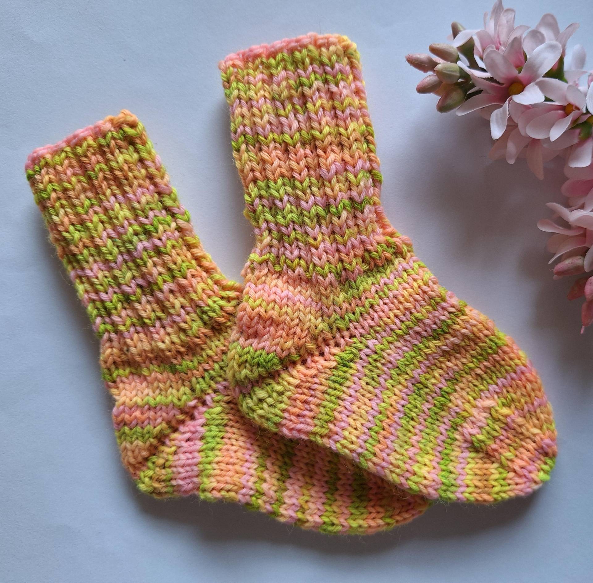 Socken Kindersocken Gr. 20-21 Handgestrickt, Bunt in Unregelmässigem Verlauf #25.48 von blamuesHandarbeiten