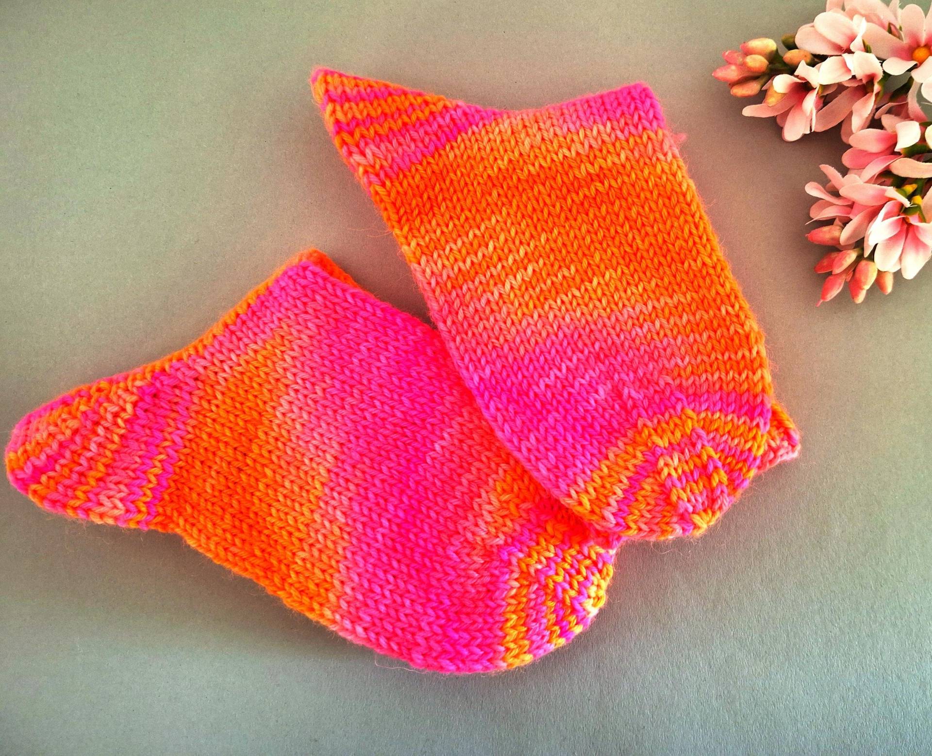Socken Kindersocken Gr.31-32 Handgestrickt, Farbe Rosa-Pinkfarben Und Orange in Unregelmässigem Verlauf #895 von blamuesHandarbeiten