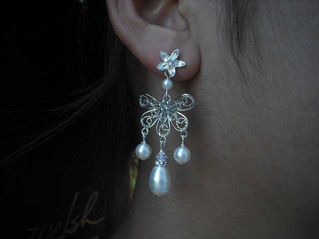 Molly, Braut Ohrringe, Lange Strass Crystal Und Perlen Art-Deco Vintage-Stil Weddng Schmuck von blissbridal1