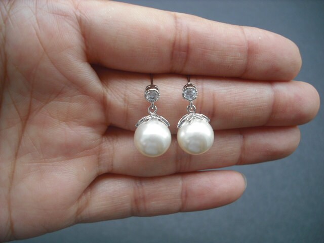 Post-Braut Ohrringe, Brautjungfern Geschenk, Swarovski Creme Perlen Strass Post Ohrringe - Sterling Silber von blissbridal1