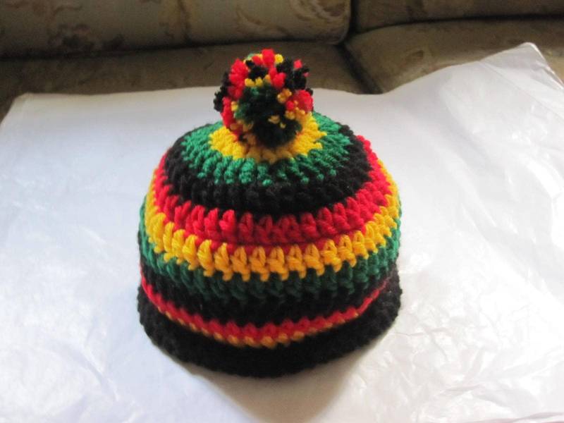 Rasta Baby Mütze Gehäkelt Reggae Jamaika Farben, 3-6 Monate von blitzknitz