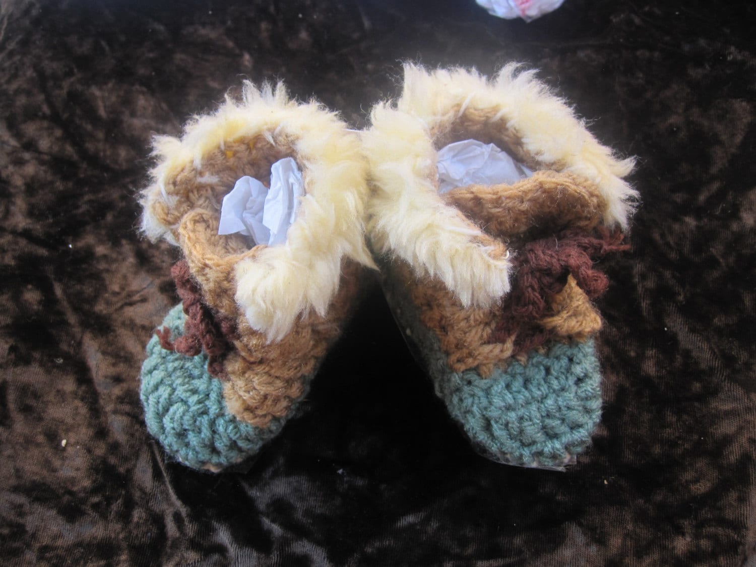 Gehäkelte Baby Booties Hellbraun & Salbei Kunstpelz Winter Hi-Tops | 0-6 Monate Gehäkelte Baby Booties Hellbraun & Salbei Kunstpelz Winter Hi-Tops | 0-6 Monate von blitzknitz