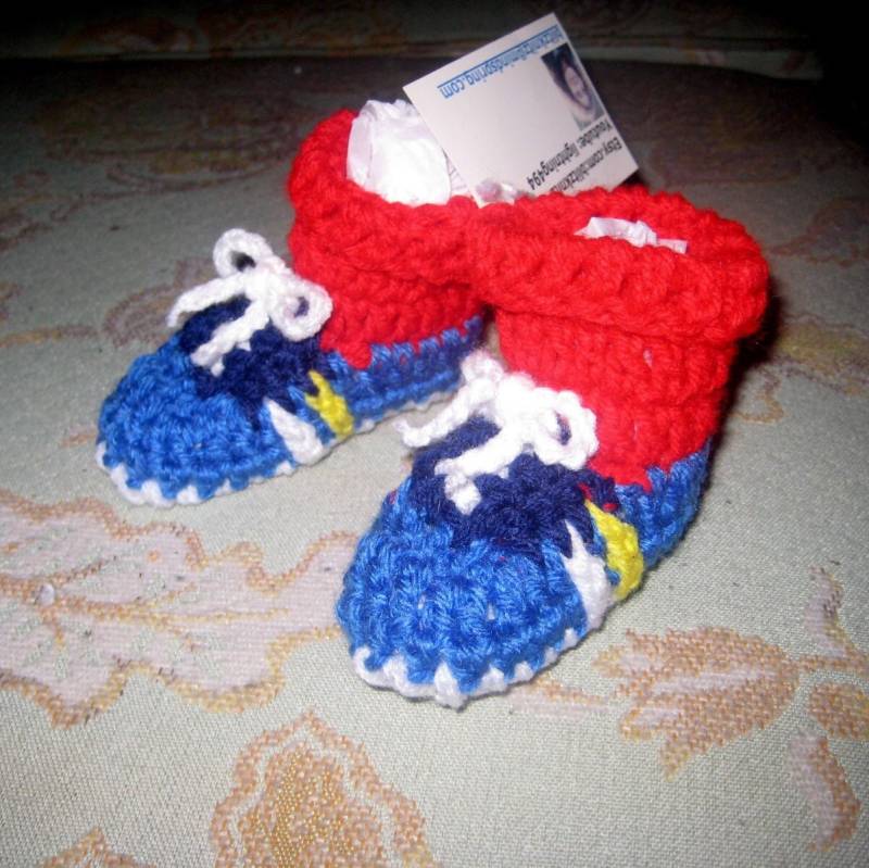 Gehäkelte Baby Sneaker Booties Sportschuhe Rot, Blau & Gelb | 0-6 Monate Gehäkelte Baby Sneaker Booties Sportschuhe Rot, Blau & Gelb | 0-6 Monate von blitzknitz