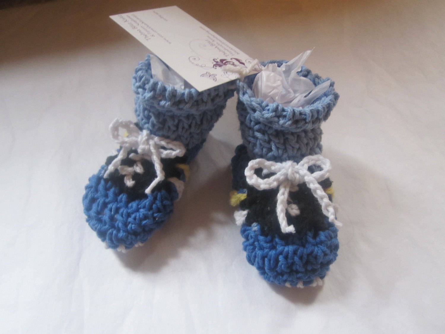 Gehäkelte Babyschühchen Blaue Baumwolle Sneakers, 0-3 Monate Gehäkelte Babyschühchen Blaue Baumwolle Sneakers, 0-3 Monate von blitzknitz