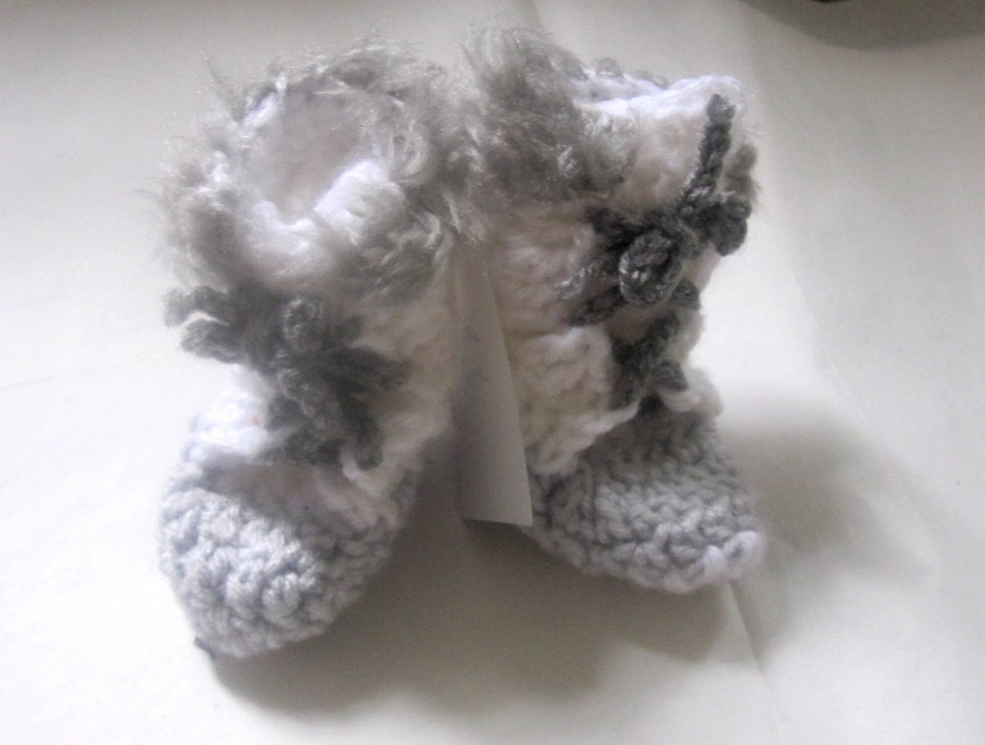 Kunstpelz Baby Booties | 0-6 Monate Grau & Weiss Winter Ugg Style Kunstpelz Baby Booties | 0-6 Monate Grau & Weiss Winter Ugg Style von blitzknitz