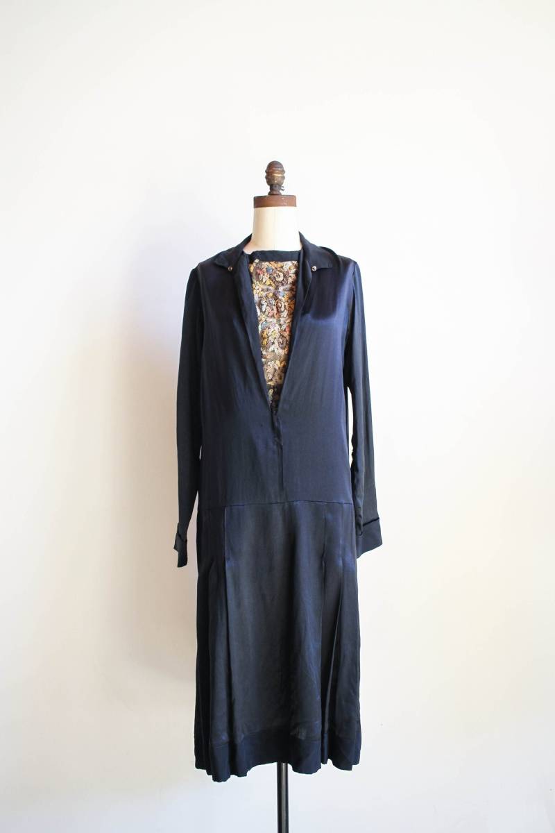 Vintage 1930Er Jahre Schwarzes Opulentes Eigelb Kleid Aus Satinspitze Vintage 1930Er Jahre Schwarzes Opulentes Eigelb Kleid Aus Satinspitze von blossomvintageshop