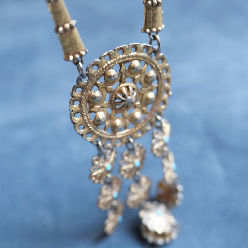 Vintage Boho Floral Filigrane Anhänger Halskette - Goldfarben von blubirdvintagelove