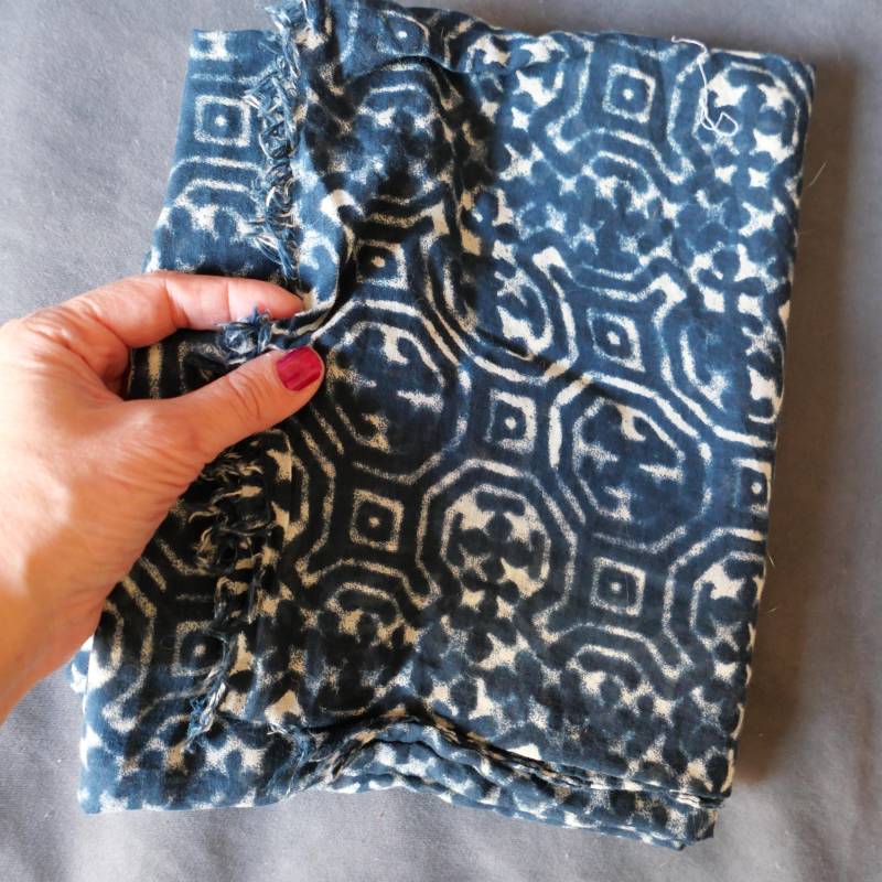 Vintage India Baumwoll-Gaze-Schal Blau Tiled Print Pareo von blubirdvintagelove