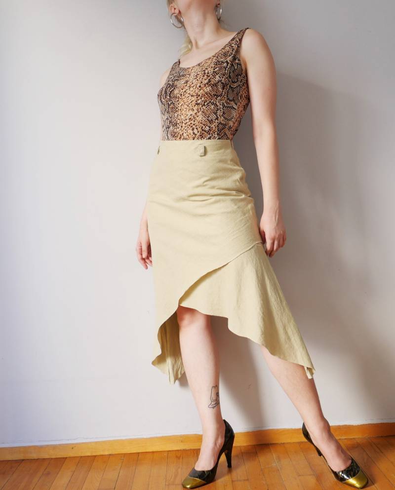 Vintage Leinenrock Sand Beige Asymmetrisch Romantisch A-Linie Rock Basic Kapsel Cottage Core Größe S von blubirdvintagelove