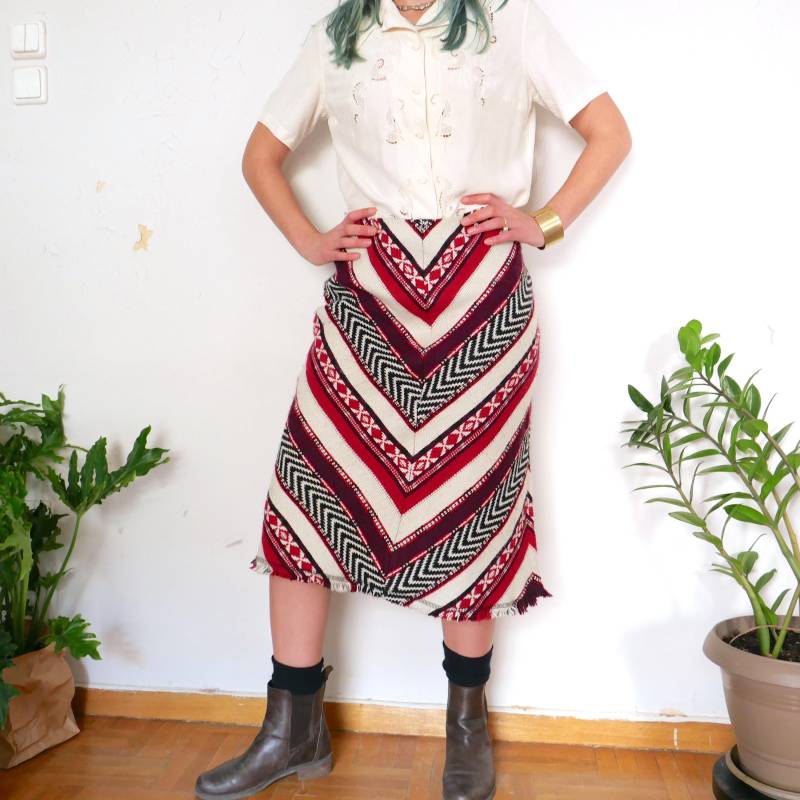 Vintage Rock Aus Der Wollmischung Rot Ethno Streifen Boho Midi | M/L von blubirdvintagelove