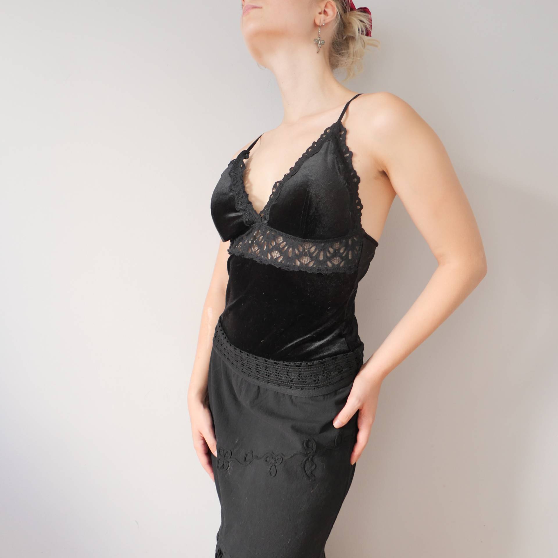 Vintage Samt Schwarzer Body Top Stretch High Cut Schwarz Sweetheart Dekolleté Ärmellos Größe M von blubirdvintagelove