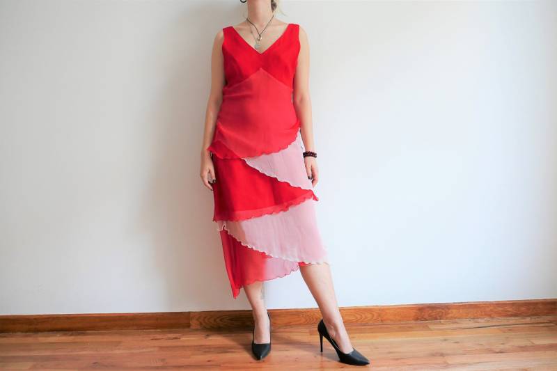 Vintage Seiden Rüschen Kleid Y2K Rot Pink Layered Psychedelia, Größe S/M von blubirdvintagelove