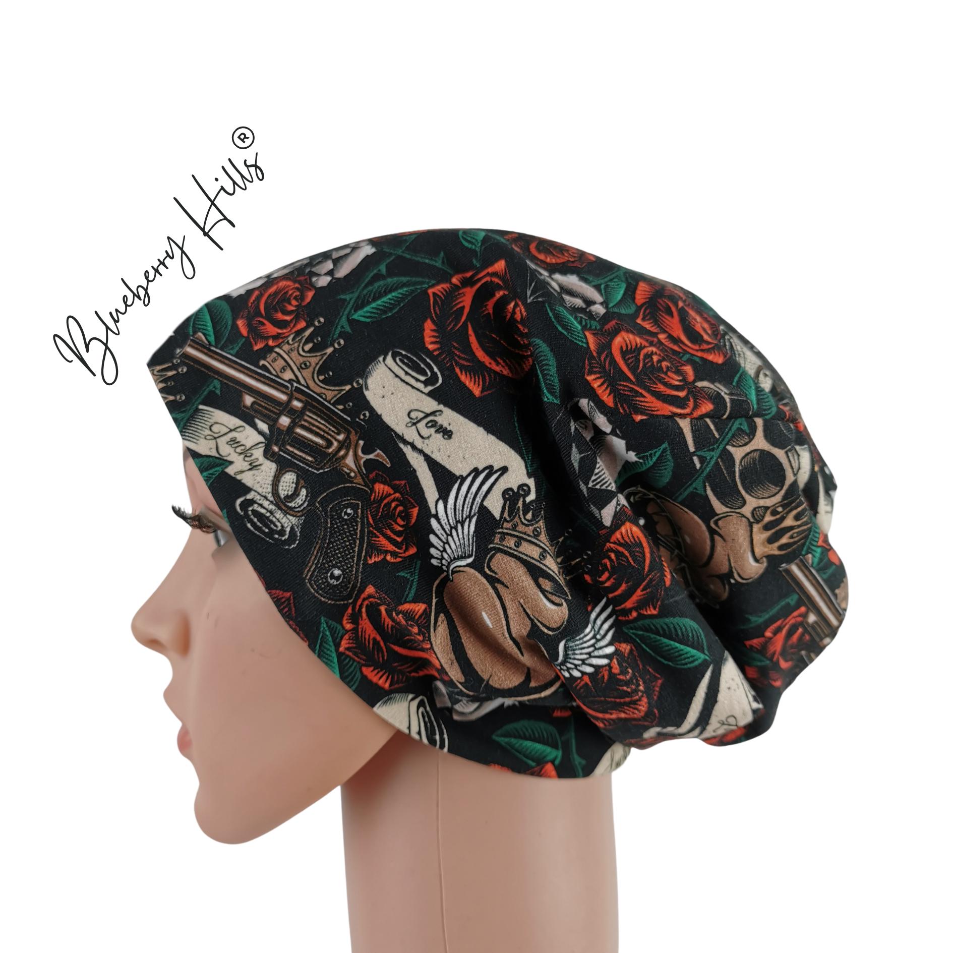 Beanie "Cherry Riot" Schwarz Für Damen Aus Hochwertigem Jersey Beanie "Cherry Riot" Schwarz Für Damen Aus Hochwertigem Jersey von blueberryhillsshop