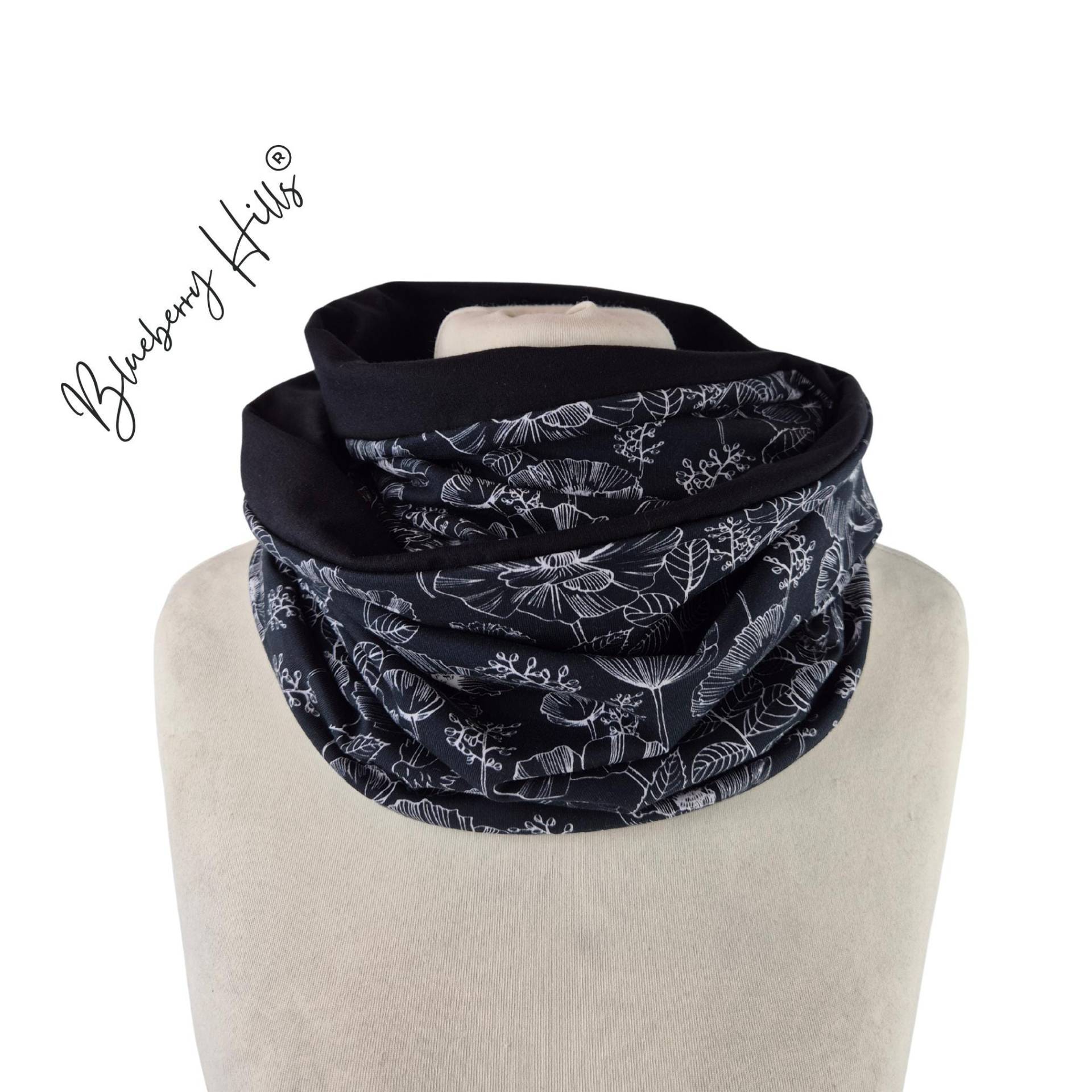 Loop "Svartlin" 2 Größen Handgemacht Aus Jersey Mit Blumenmuster Als Stillschal Oder Loop-Schal Für Damen Weich Casual Schwarz-Weiß Handmade Loop "Svartlin" 2 Größen Handgemacht Aus Jersey Mit Blumenmuster Als Stillschal Oder Loop-Schal Für Damen Weich Casual Schwarz-Weiß Handmade von blueberryhillsshop