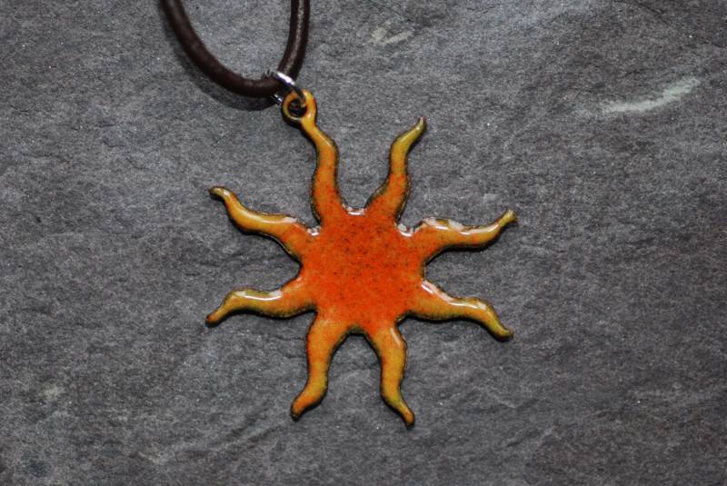 Kupfer Und Emaille-Sonnenanhänger von bluebirdhouseonline