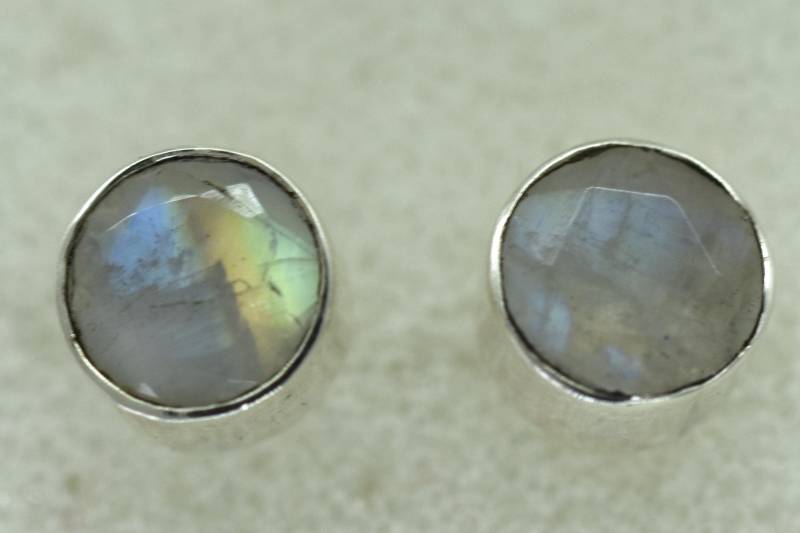 Mondstein Ohrstecker Mit Sterling Silber-G 216 Mondstein Ohrstecker Mit Sterling Silber-G 216 von blueskymargrit