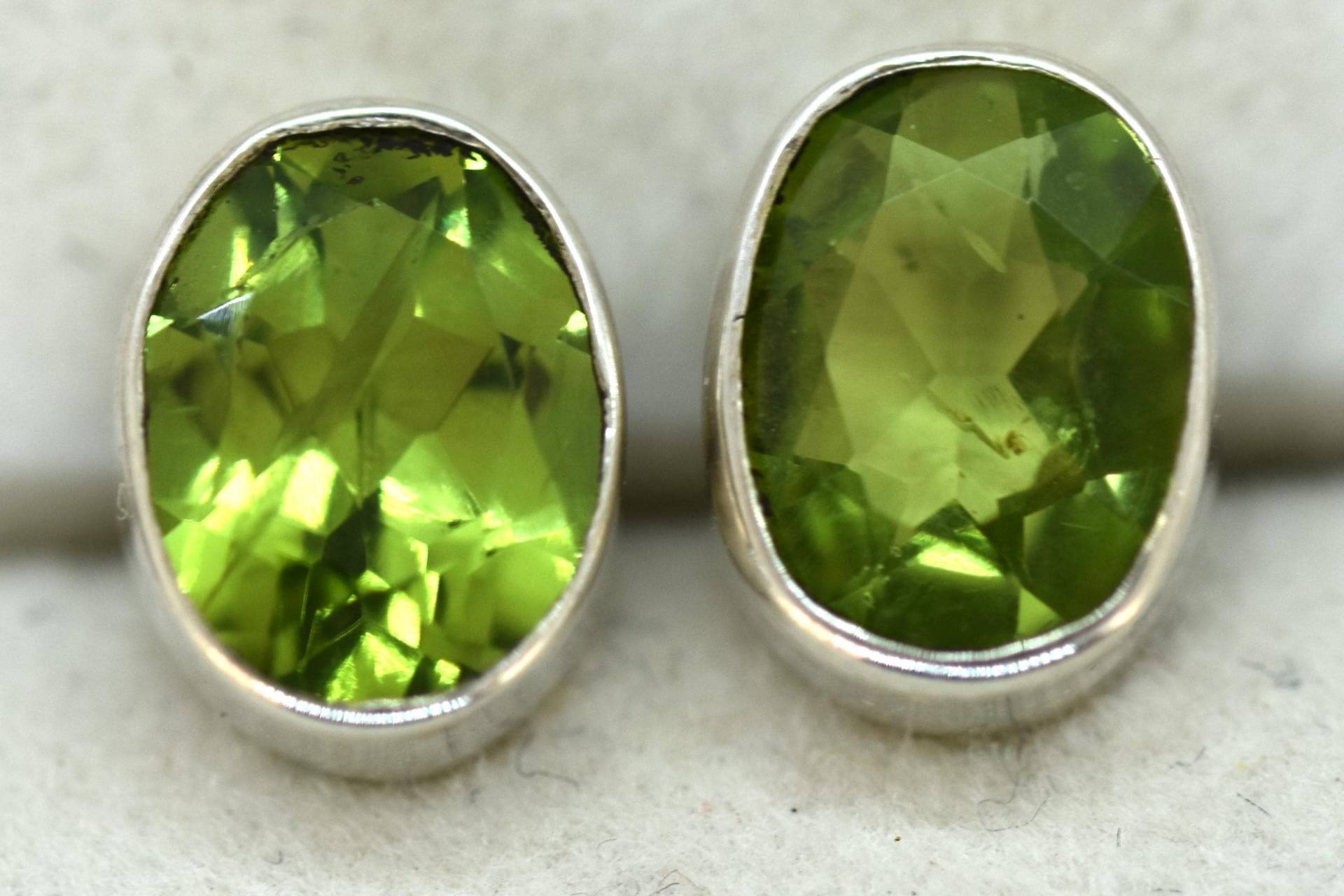 Peridot Ohrstecker Mit Sterling Silber-G 225 Peridot Ohrstecker Mit Sterling Silber-G 225 von blueskymargrit