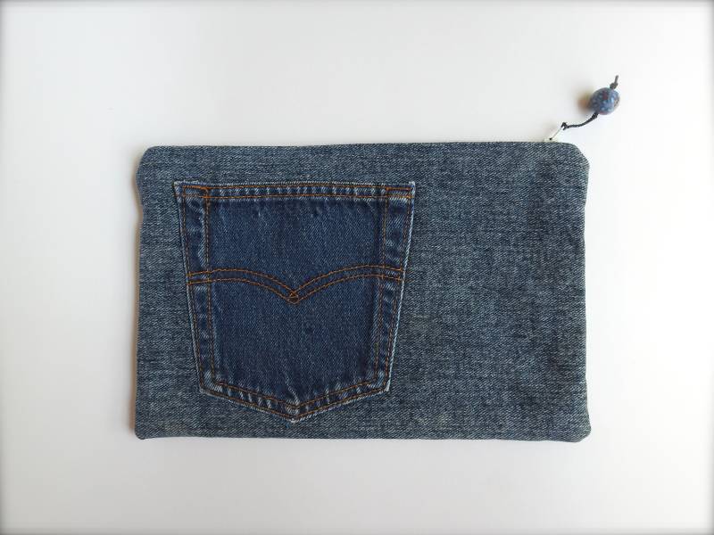 Denim Tasche -Clutch- Alltagstasche -Abendtasche- Recycelter Jeansstoff - Retro Und Boho Hippie Mode von bluestitchhandmade