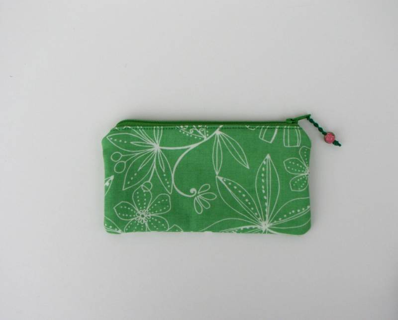 Kleine Tasche Mit Reißverschluss - Grün/Weißes Blumenmuster Aus Baumwolle, Moderner Blumendruck Geldbörse Geldbörsen-Organizer Handgefertigte von bluestitchhandmade