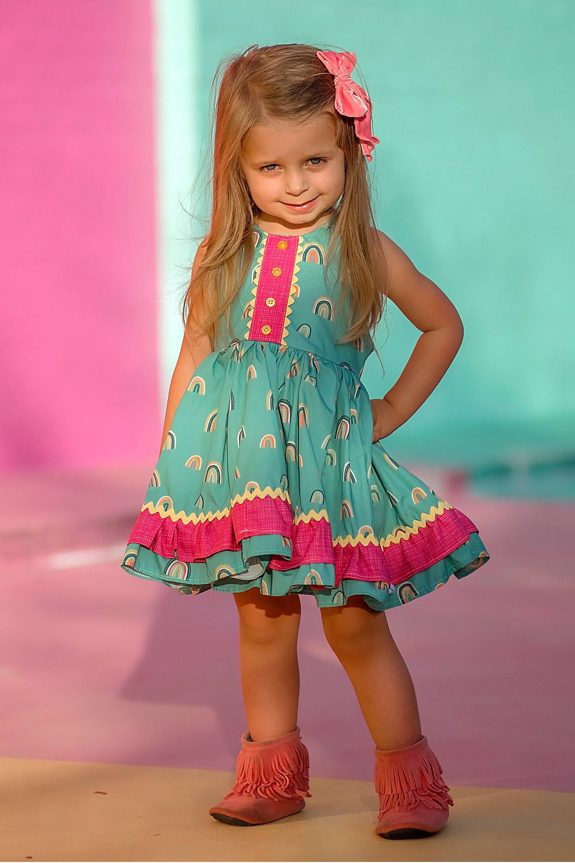 Mädchen Regenbogen Kleid, Baby Baby, Blaues Regenbogen-Geburtstags-Kleid, Regenbogen-Party von blumoondesign