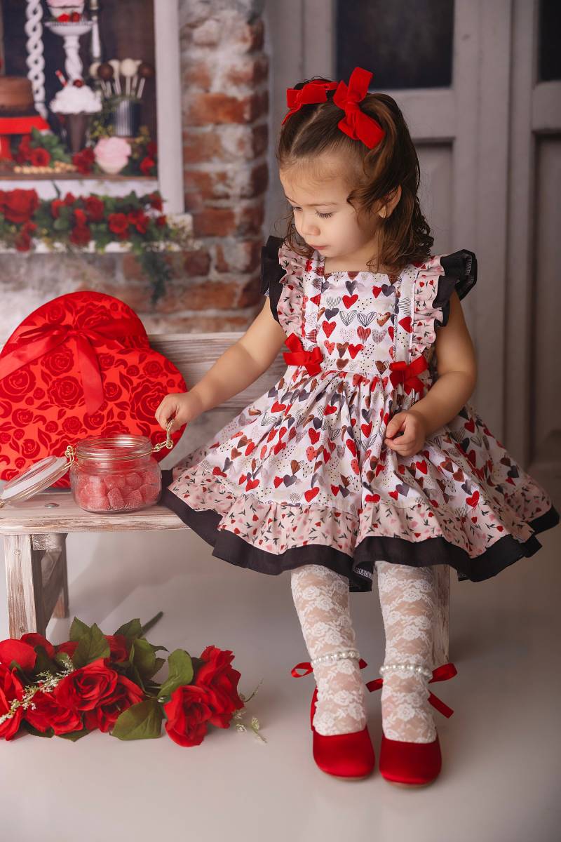 Mädchen Valentinstag Outfit, Kleid, Herz Süßes Outfit von blumoondesign