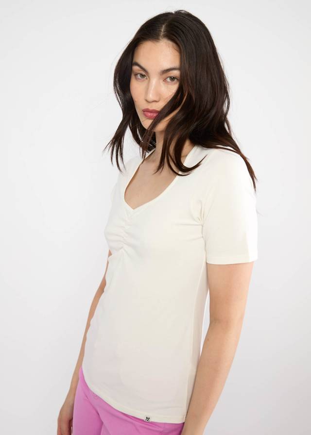 T-Shirt Balconnet Féminin T-Shirt Balconnet Féminin von blutsgeschwister