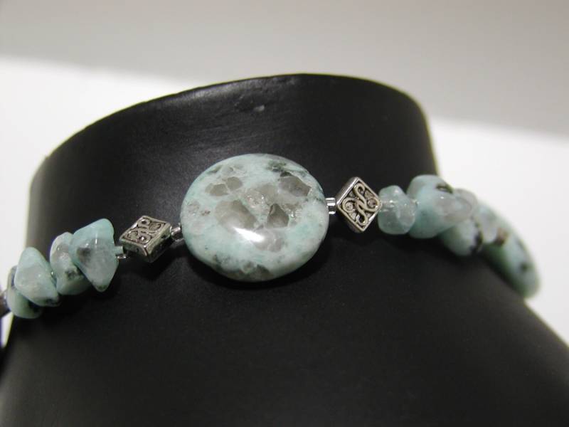 Blasses Grün Halskette von bluuj