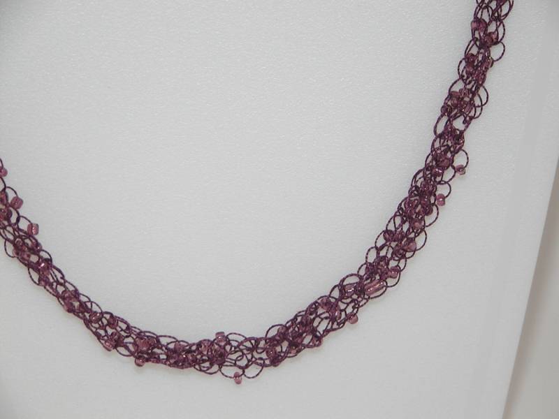 Gehäkelte Lila Halskette von bluuj