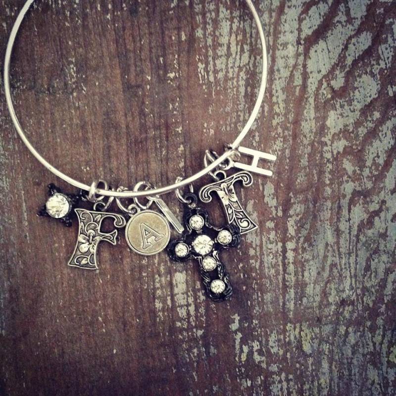 Faith Initial Charm Armband Armreif, Have Glaube Gesegnet Geliebt Armreif Faith Initial Charm Armband Armreif, Have Glaube Gesegnet Geliebt Armreif von bohemiansoulshine