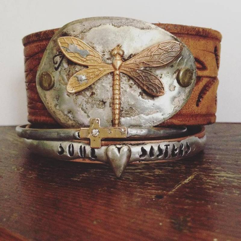 Libelle Manschette Armband, Distressed Leder Armband Libelle Manschette Armband, Distressed Leder Armband von bohemiansoulshine