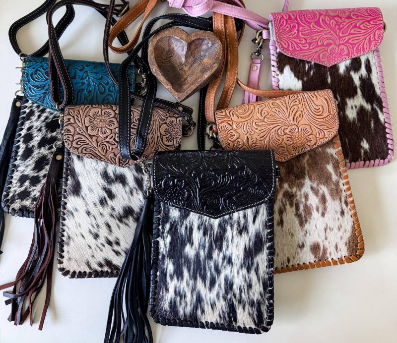 Callie Phone Crossbody Western Punziert Leder Rindsleder Mini Crossbody Handy Smartphone Geldbörse | Messenger Fringe Tasche Ausdrucksstark von bohoranchshop