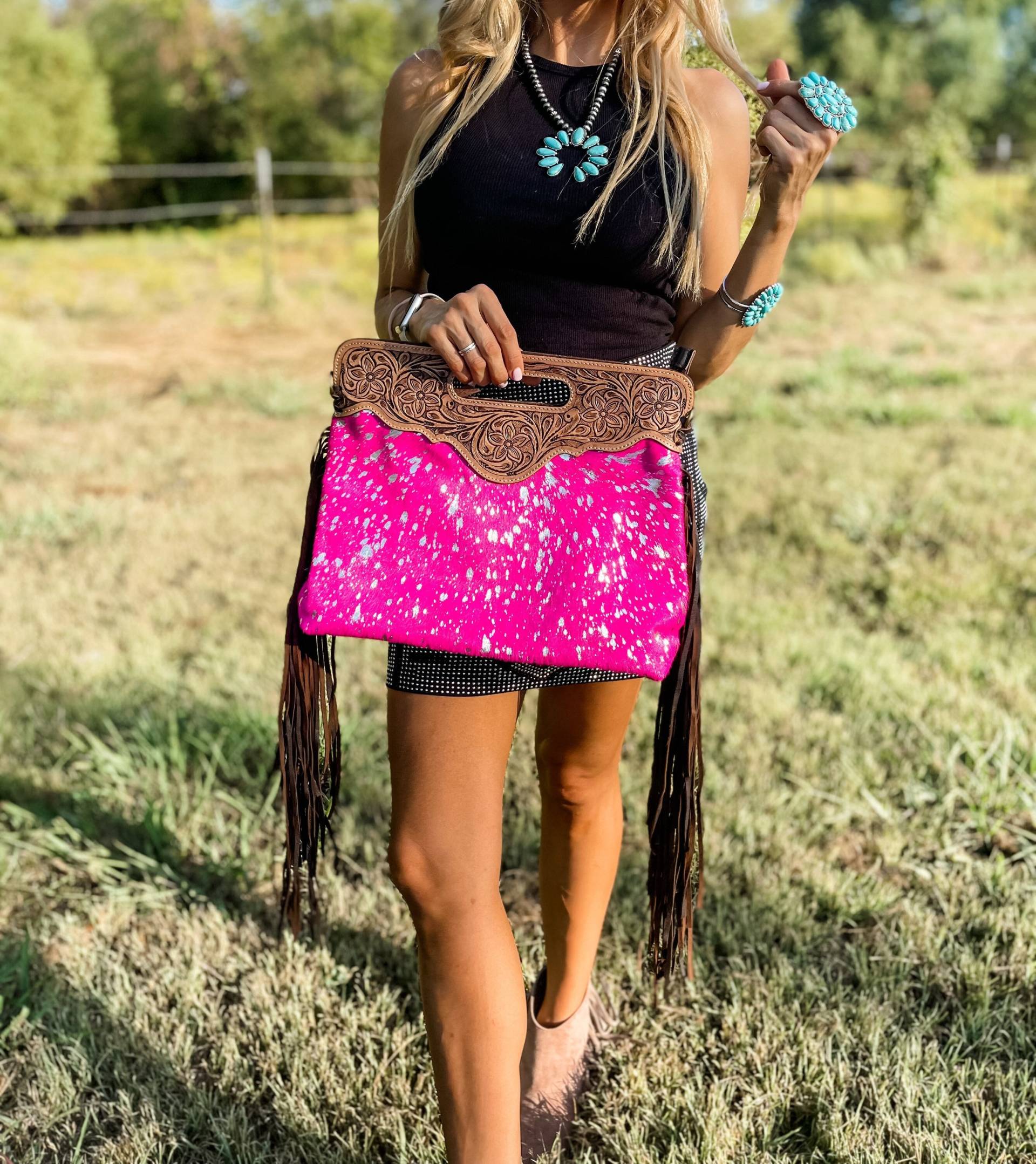 Die Maggie - Spitz Zulaufenden Verdeckten Tragen Rindsleder Crossbody Rosa Silber Brillen | Western Fransen Quaste Clutch Messenger Fringe Geldbörse von bohoranchshop