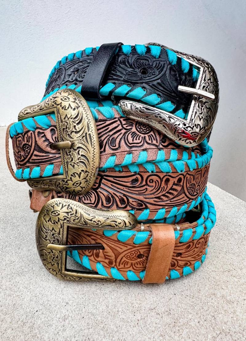 Punzierter Geldbeutel | Western Punzierter Leder Umhängetasche Messenger Bag Kameratasche Schultergurt Mit Türkisem Rand von bohoranchshop