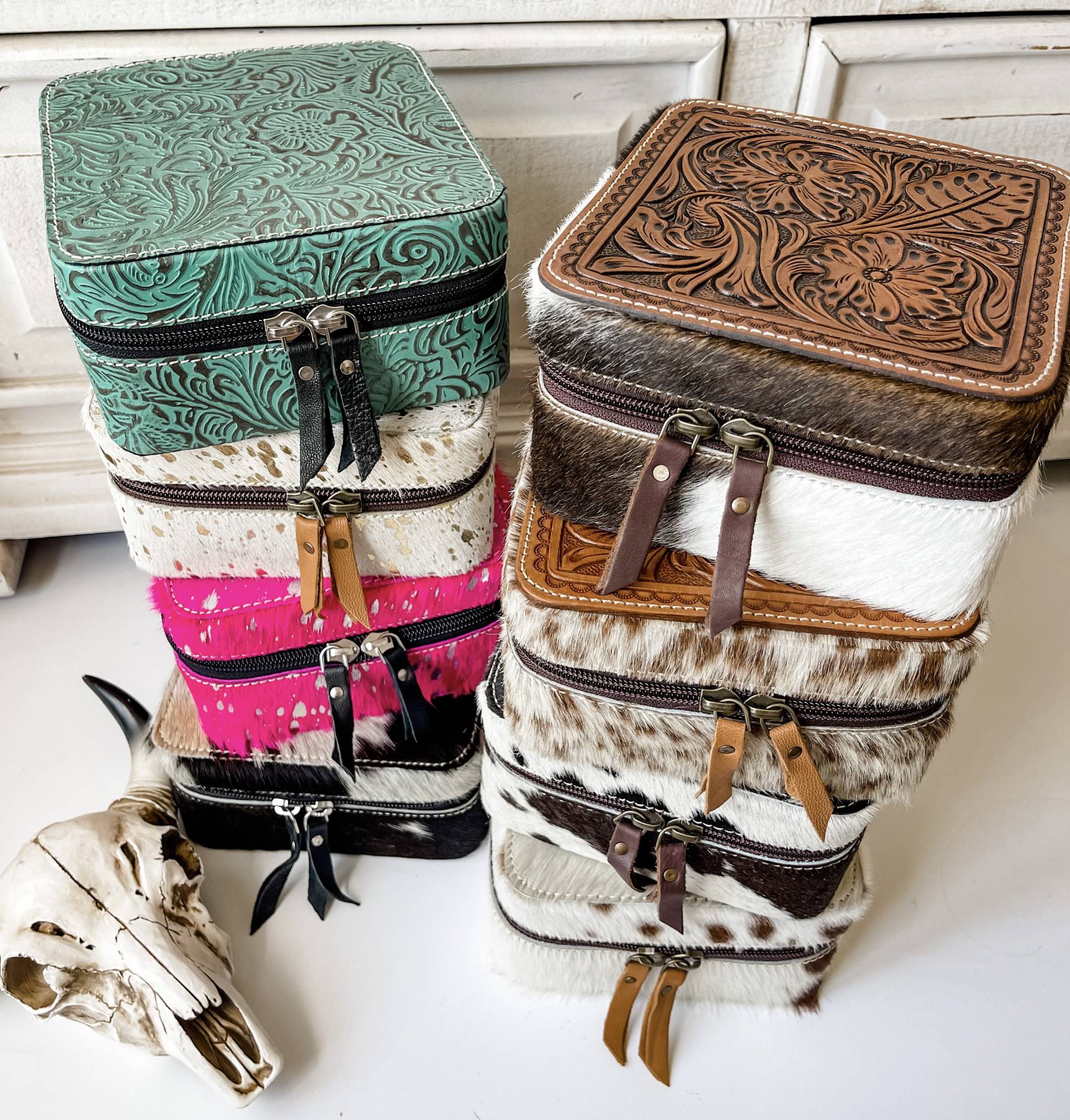 Rindsleder Schmuckschatulle | Geschenkidee Leder Punziert Ausdrucksstarkes Cowgirl Weihnachten von bohoranchshop