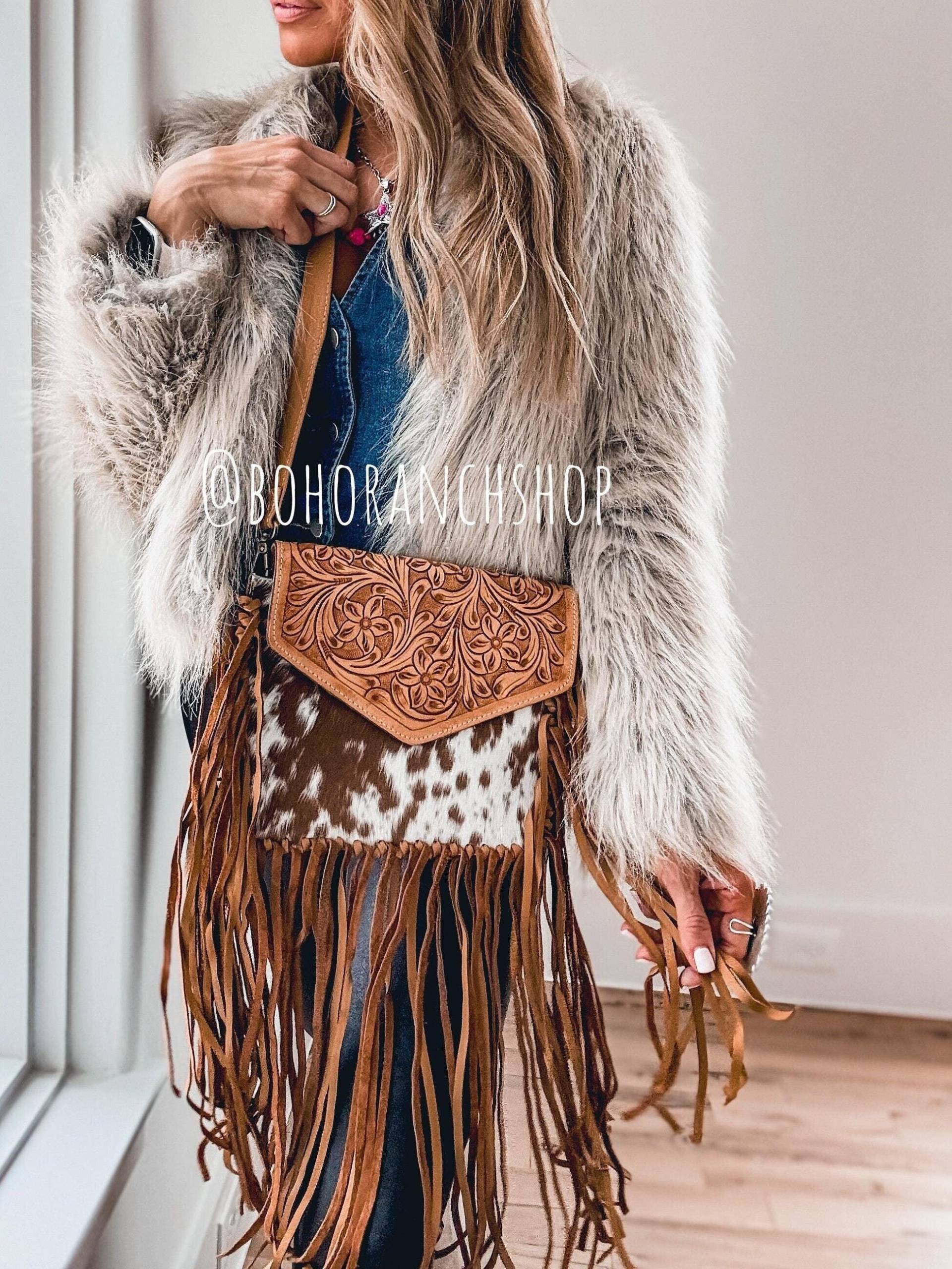 The Brittany Crossbody Western Fransen Geldbörse Punzierte Leder Rindsleder Quaste Kupplung Crossbody | Messenger Fringe Bag von bohoranchshop