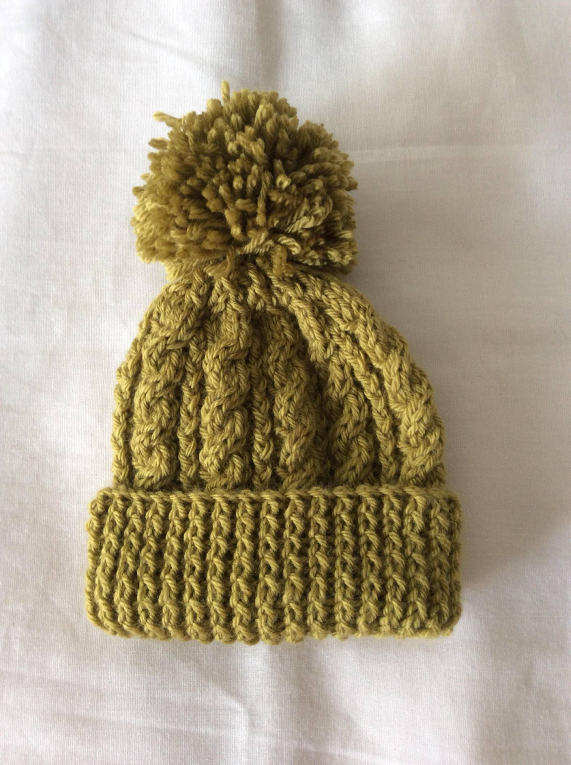 Frühchen/Neugeborene Handgestrickte Zopfmütze Bommelmütze - Auswahl An Neugeborenen Größen Bis 0-3 Monate Verfügbar von bonnetsandbooties