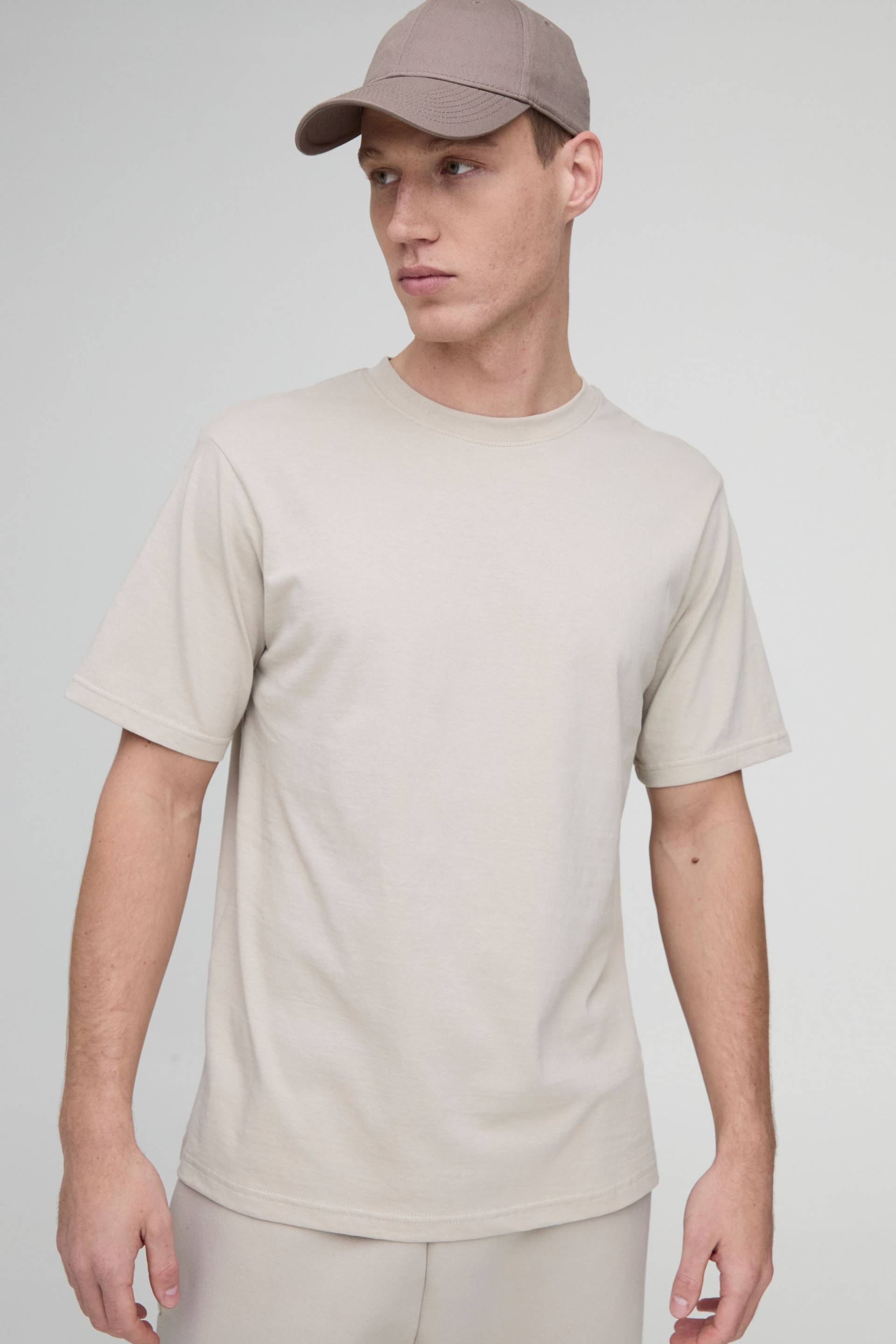 Basic Rundhals T-Shirt - Stone - L, Stone von boohoo
