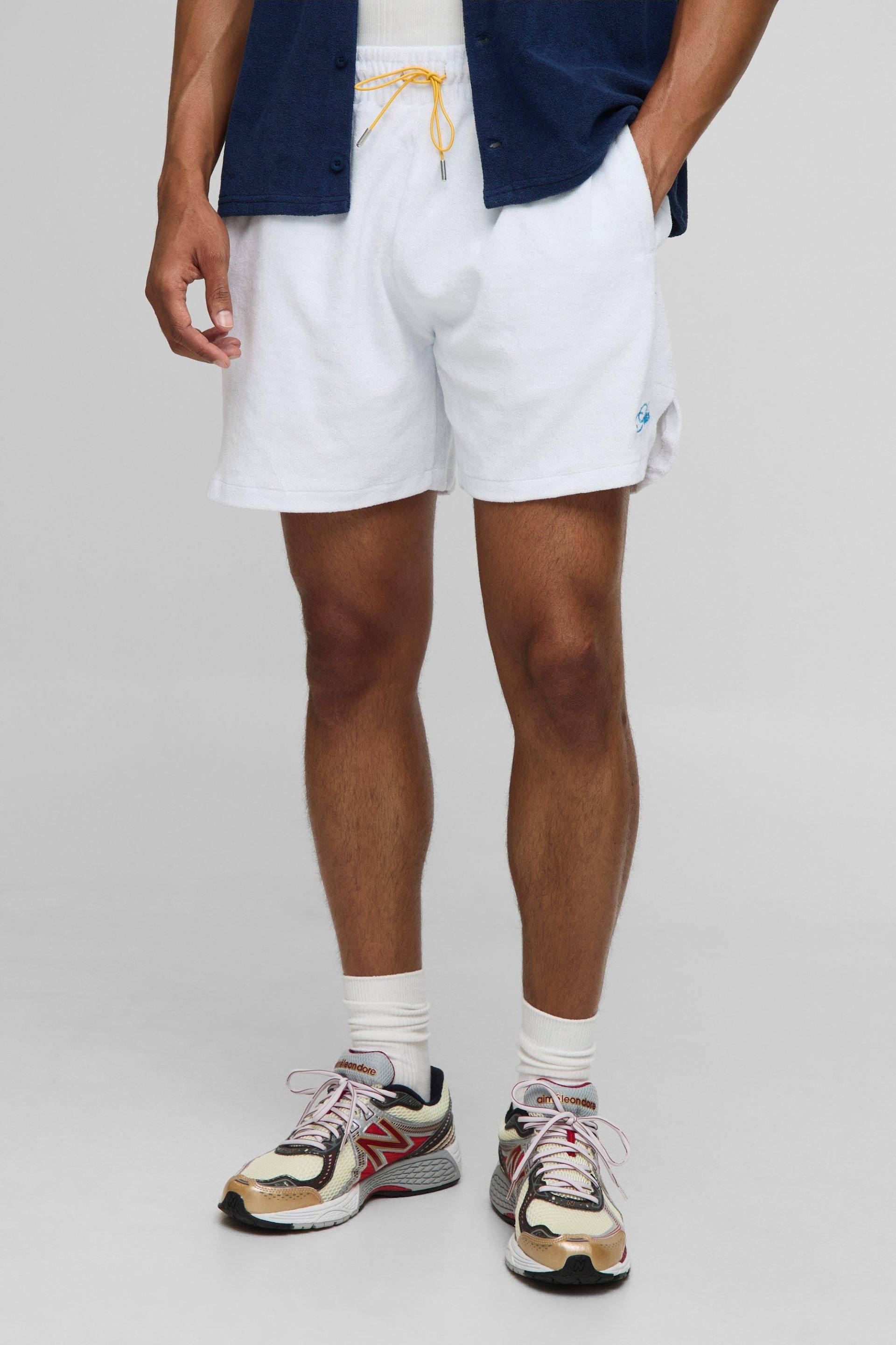 Boxy Fit Man Embroidered Towelling Shorts - White - M, White Boxy Fit Man Embroidered Towelling Shorts - White - M, White von boohoo