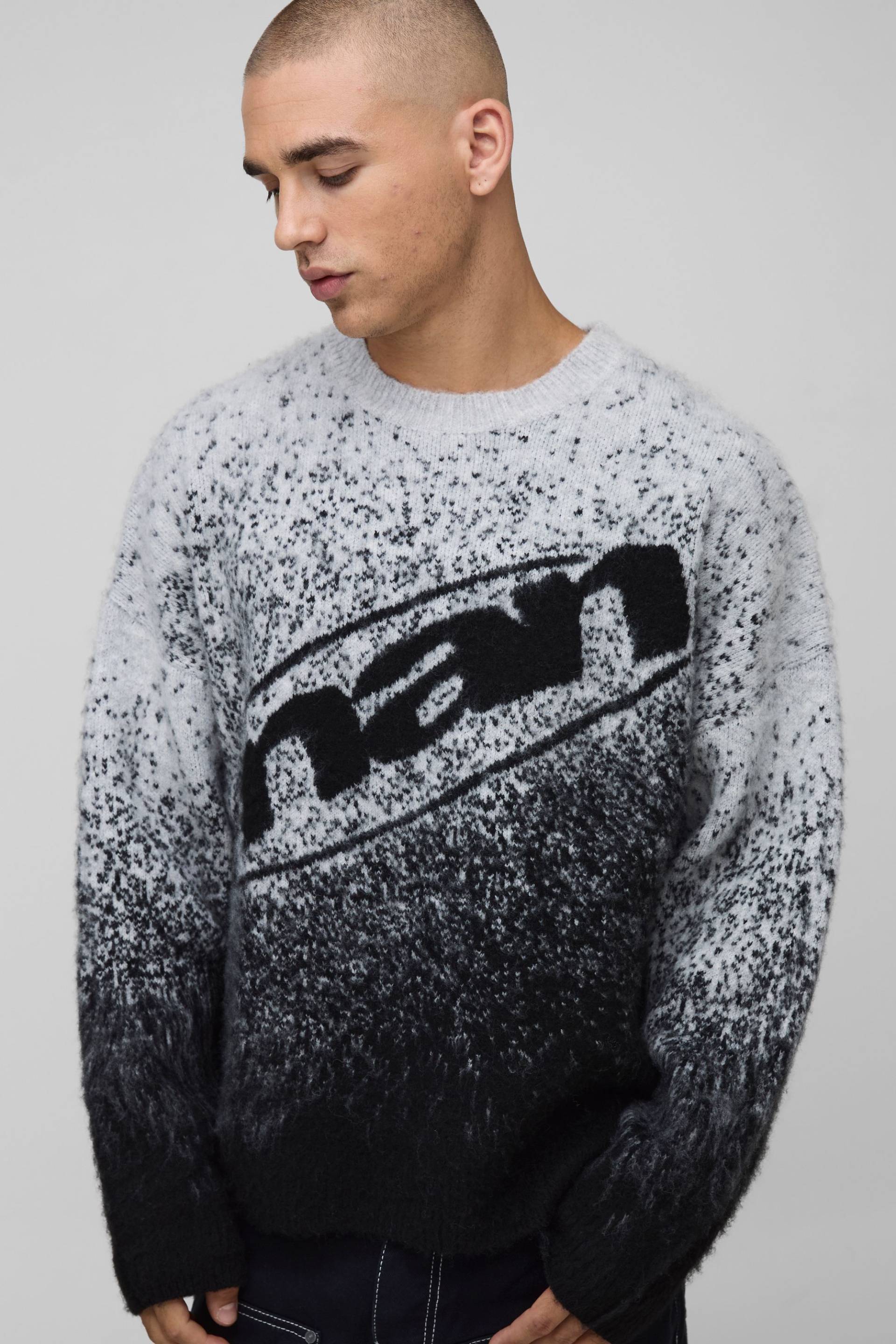 Boxy Fit Ombre Fluffy Knitted Jumper - Black - L, Black von boohoo