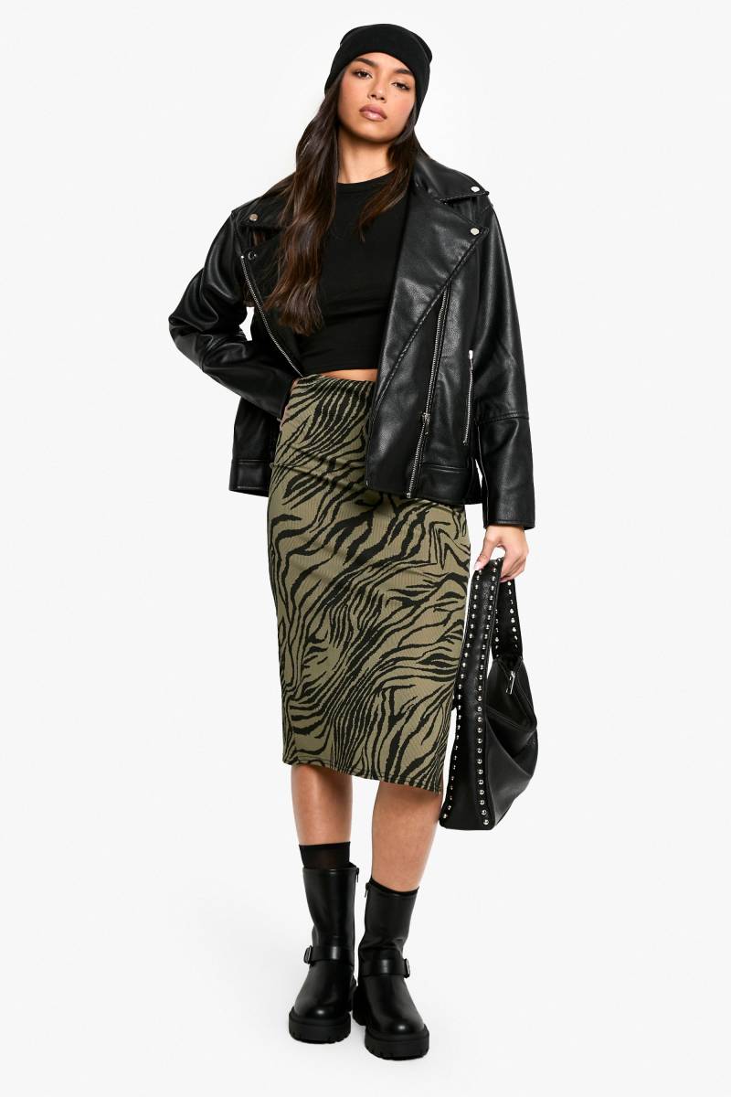 Gerippter Midirock Mit Zebraprint Und Schlitz - Khaki - 32, Khaki von boohoo
