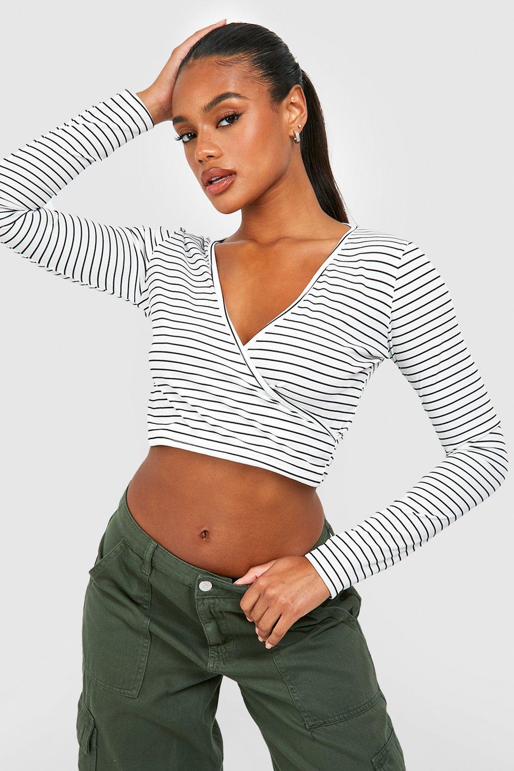 Gestreiftes Gestricktes Wickel Crop Top - White - 40, White von boohoo