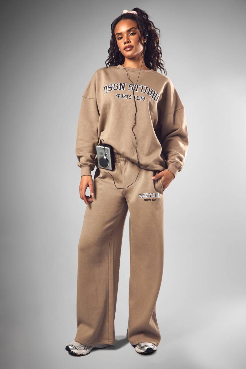 Jogginghose Mit Geradem Bein Und Dsgn Studio Applikation - Stone - S, Stone von boohoo