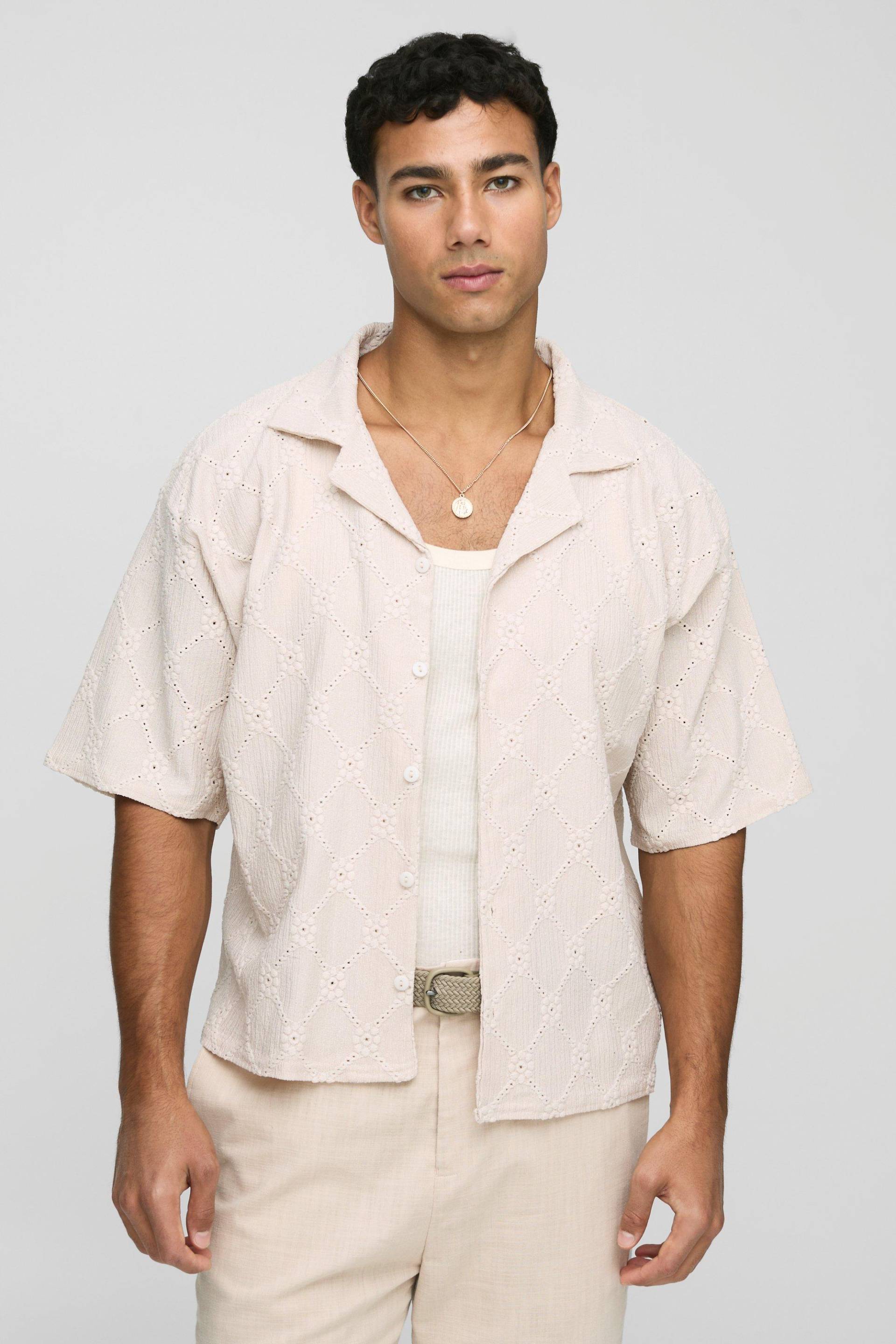 Kastiges Florales Oversize Lochmuster-Hemd - Stone - M, Stone Kastiges Florales Oversize Lochmuster-Hemd - Stone - M, Stone von boohoo