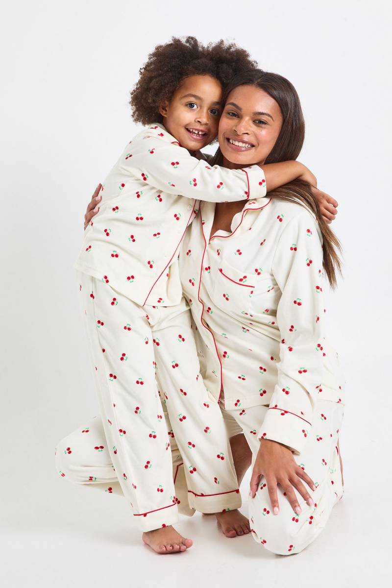 Womens Kids Matching Family Cherry Print Baby Fleece Long Sleeve Shirt & Trousers Pyjama Set - Cream - 3-4 Yrs, Cream von boohoo