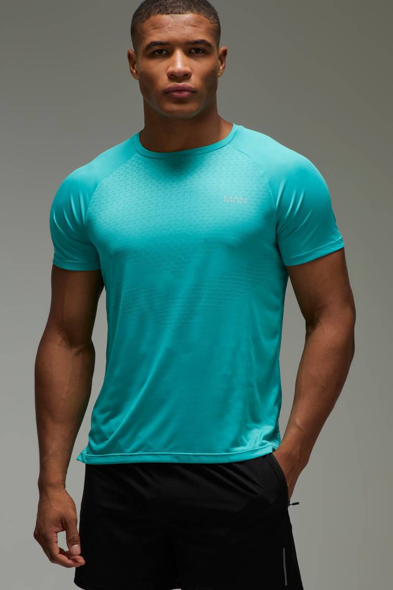 Man Active Engineered Knit Regular Fit T-Shirt - Aqua - M, Aqua von boohoo