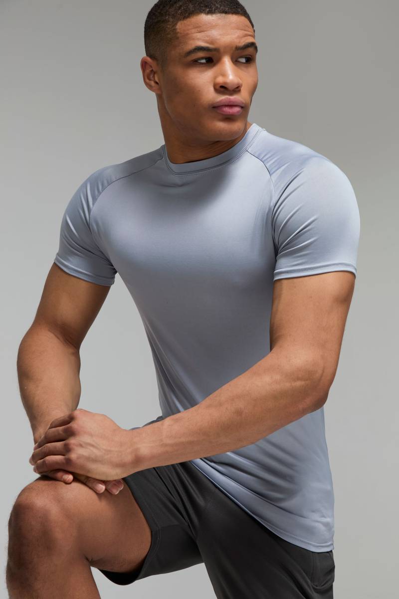 Man Active Lightweight Essentials Fitness Muscle Fit T-Shirt Mit Raglanärmeln - Light Grey - Xl, Light Grey von boohoo