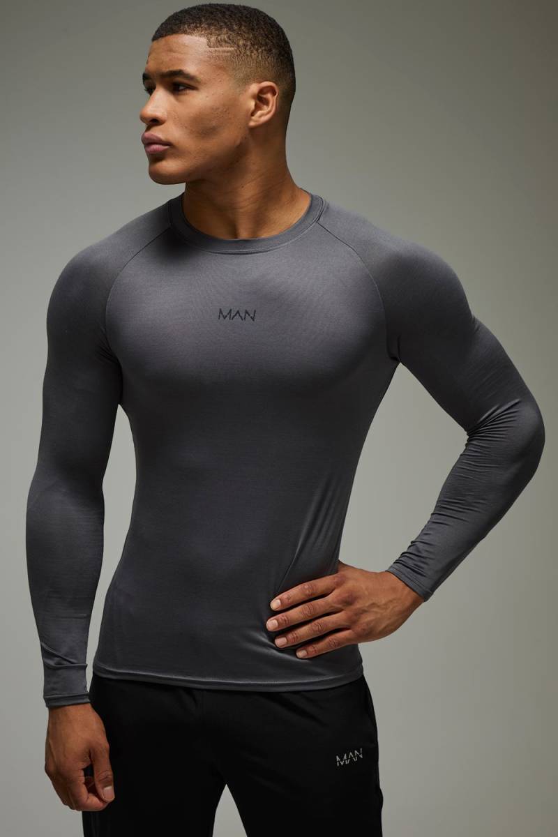 Man Active Lightweight Muscle Fit Baselayer T-Shirt - Charcoal - M, Charcoal von boohoo
