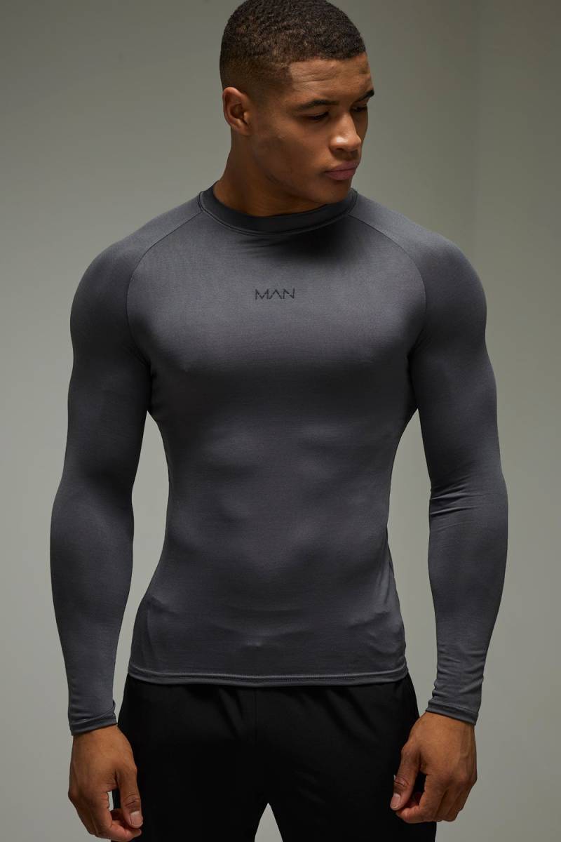 Man Active Lightweight Muscle Fit High Neck Baselayer T-Shirt - Charcoal - L, Charcoal von boohoo